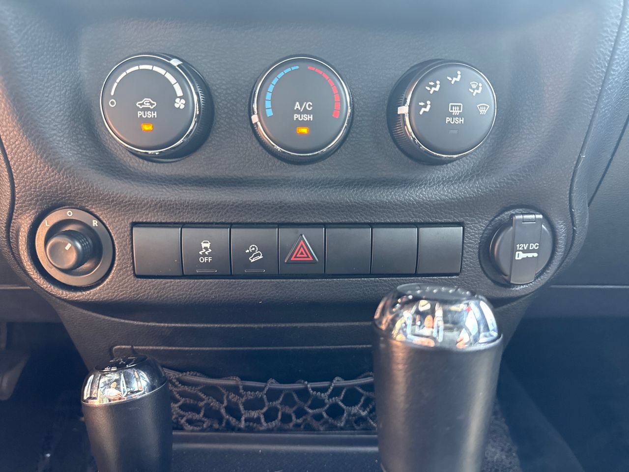 Used 2013 Jeep Wrangler Unlimited Sport AWD/4WD image 30