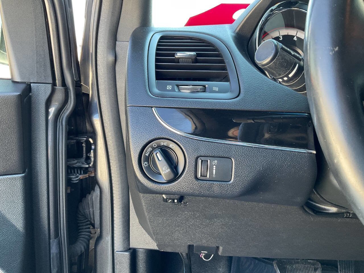 Used 2016 Dodge Grand Caravan SXT image 20