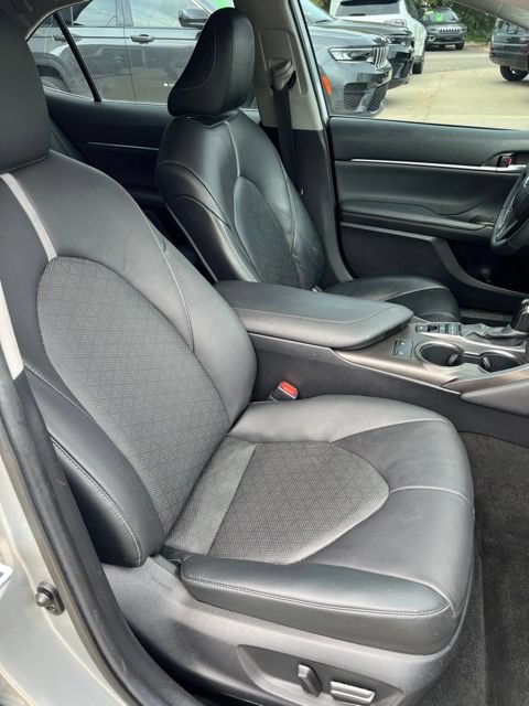 Used 2021 Toyota Camry XSE FWD image 15