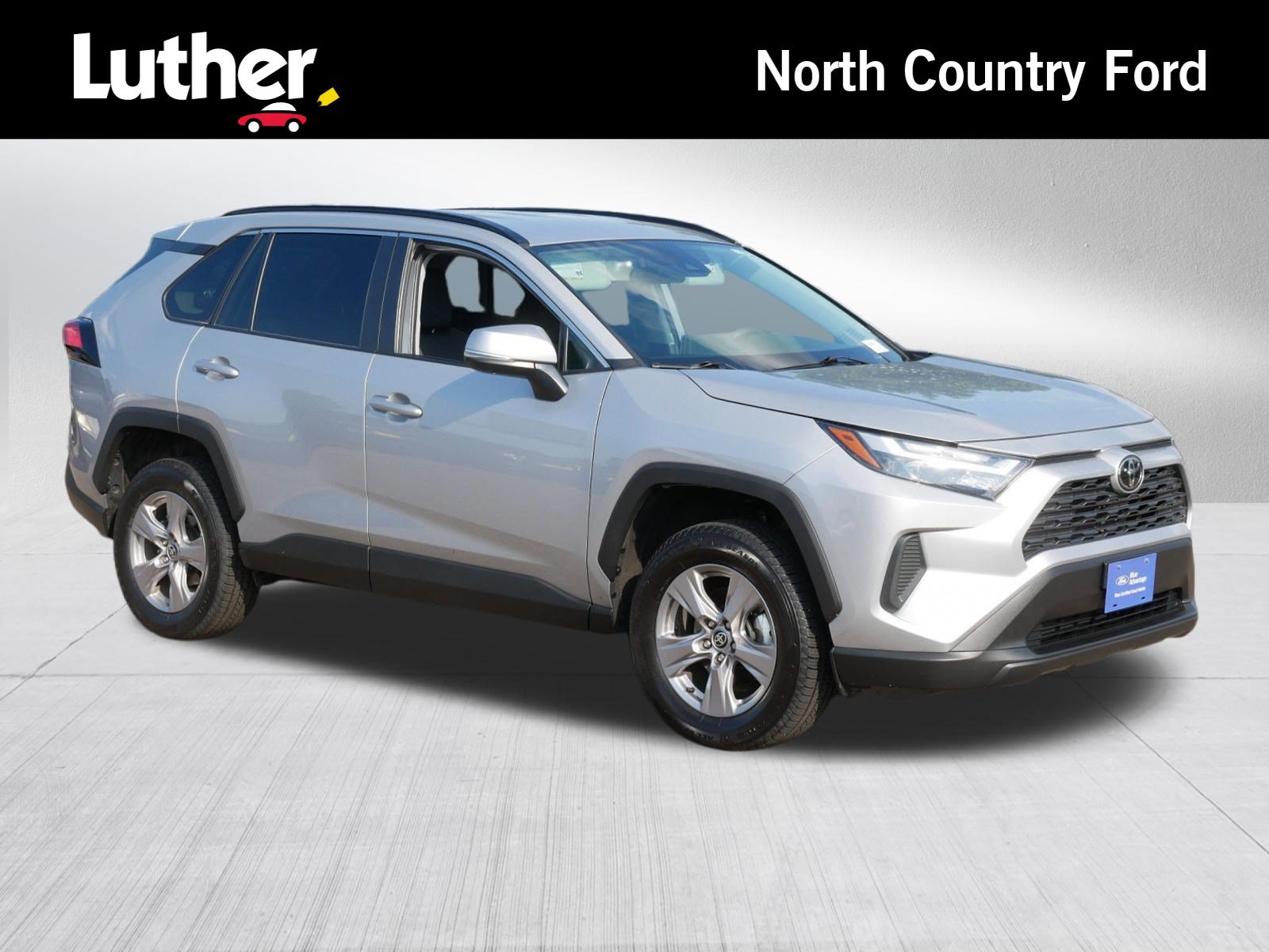 Used 2025 Toyota RAV4 XLE AWD/4WD image 1