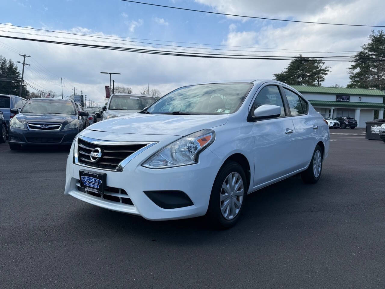 Used 2019 Nissan Versa SV image 4