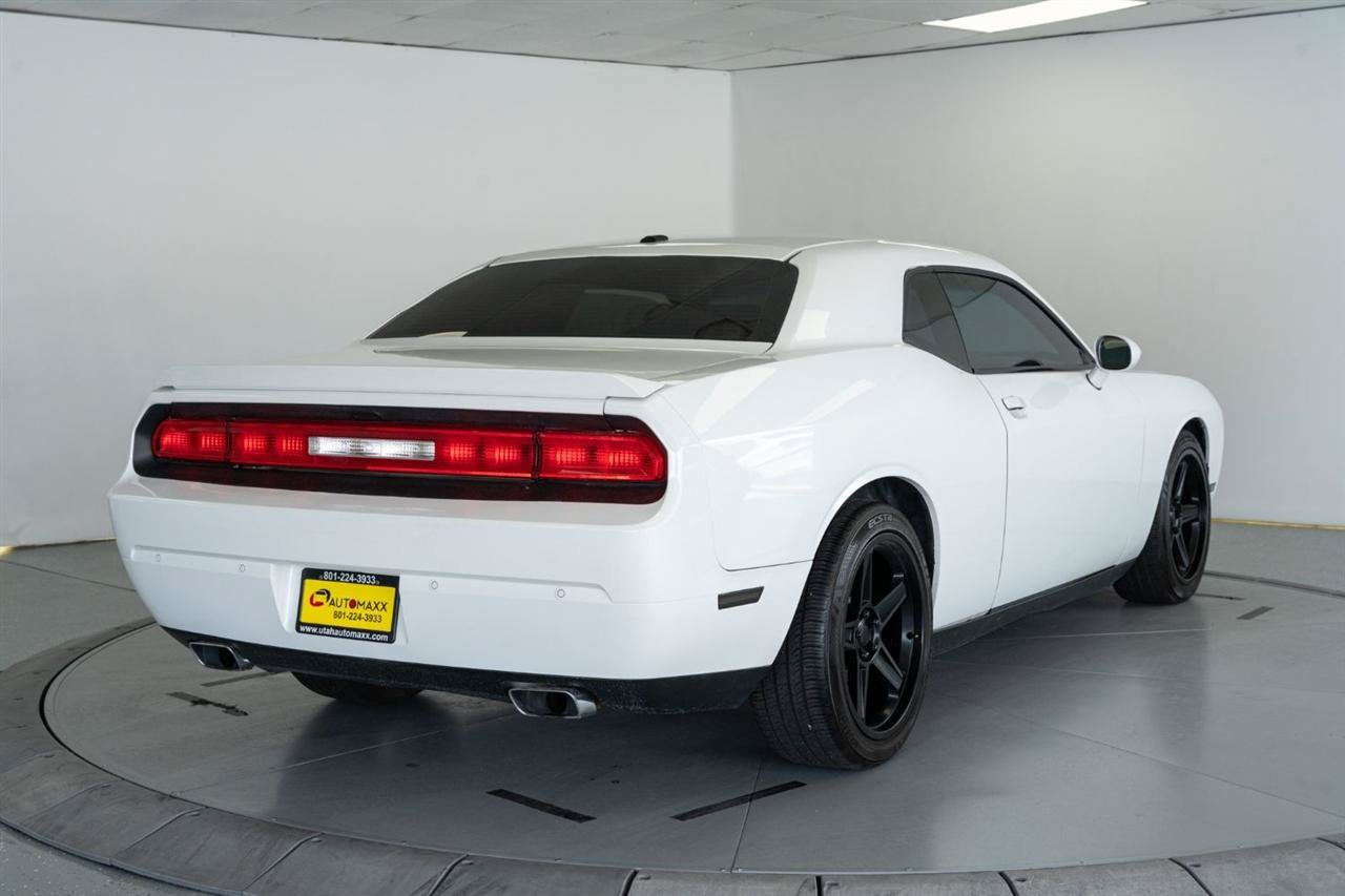 Used 2013 Dodge Challenger R/T Plus RWD image 7