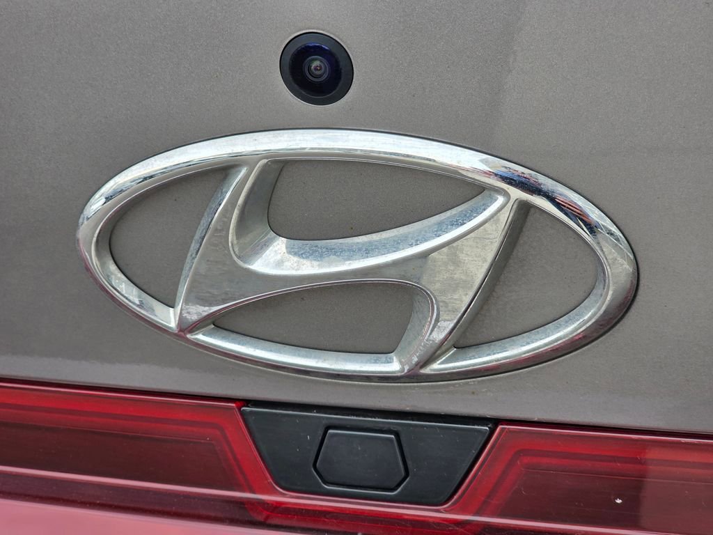 Used 2023 Hyundai Elantra SEL image 13