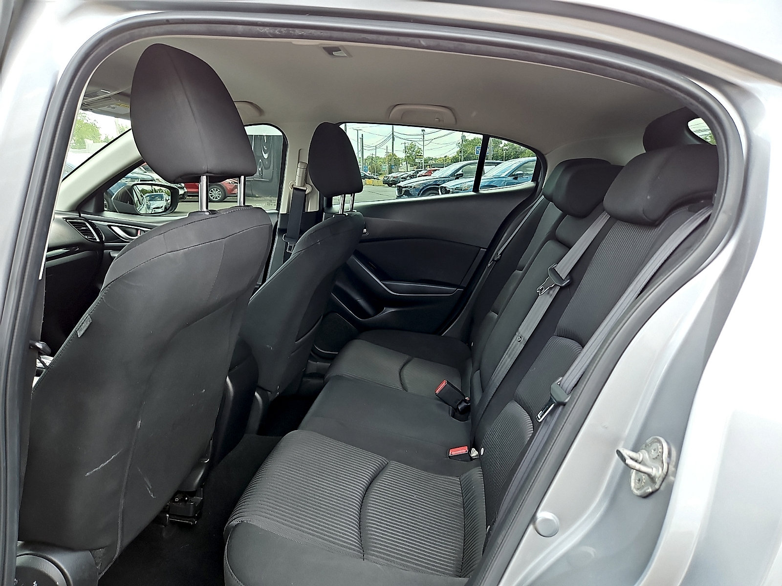 Used 2016 MAZDA MAZDA3 i Sport w/ Preferred Equipment Package FWD image 11
