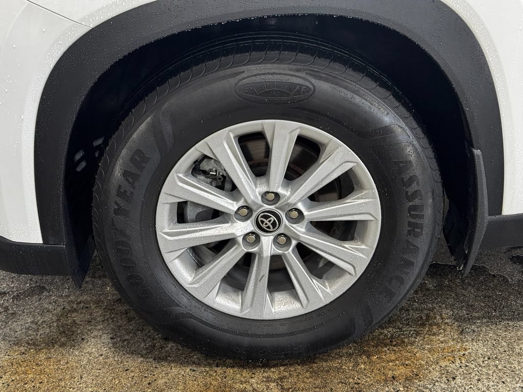 Used 2024 Toyota Grand Highlander AWD image 27