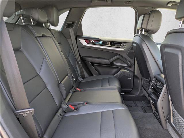 Used 2024 Porsche Cayenne image 23