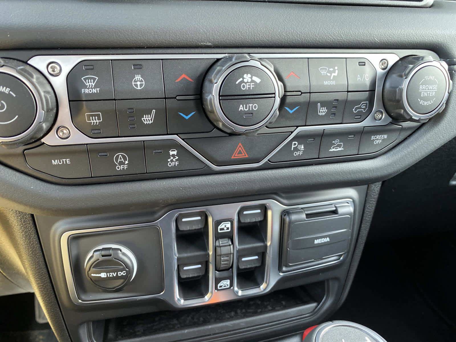 New 2026 Jeep Wrangler Unlimited Sahara AWD/4WD image 13
