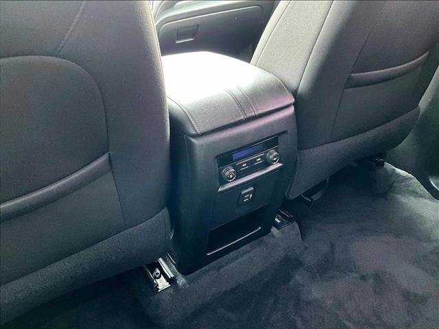 Used 2021 Chevrolet Traverse LT FWD image 25