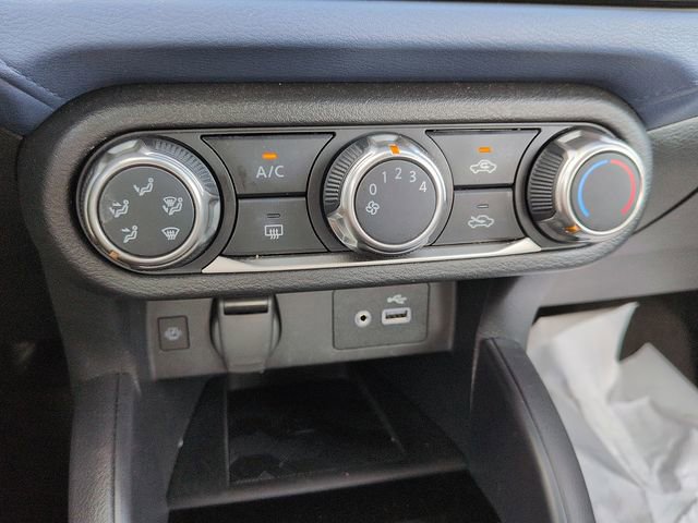 Used 2025 Nissan Versa SV image 21