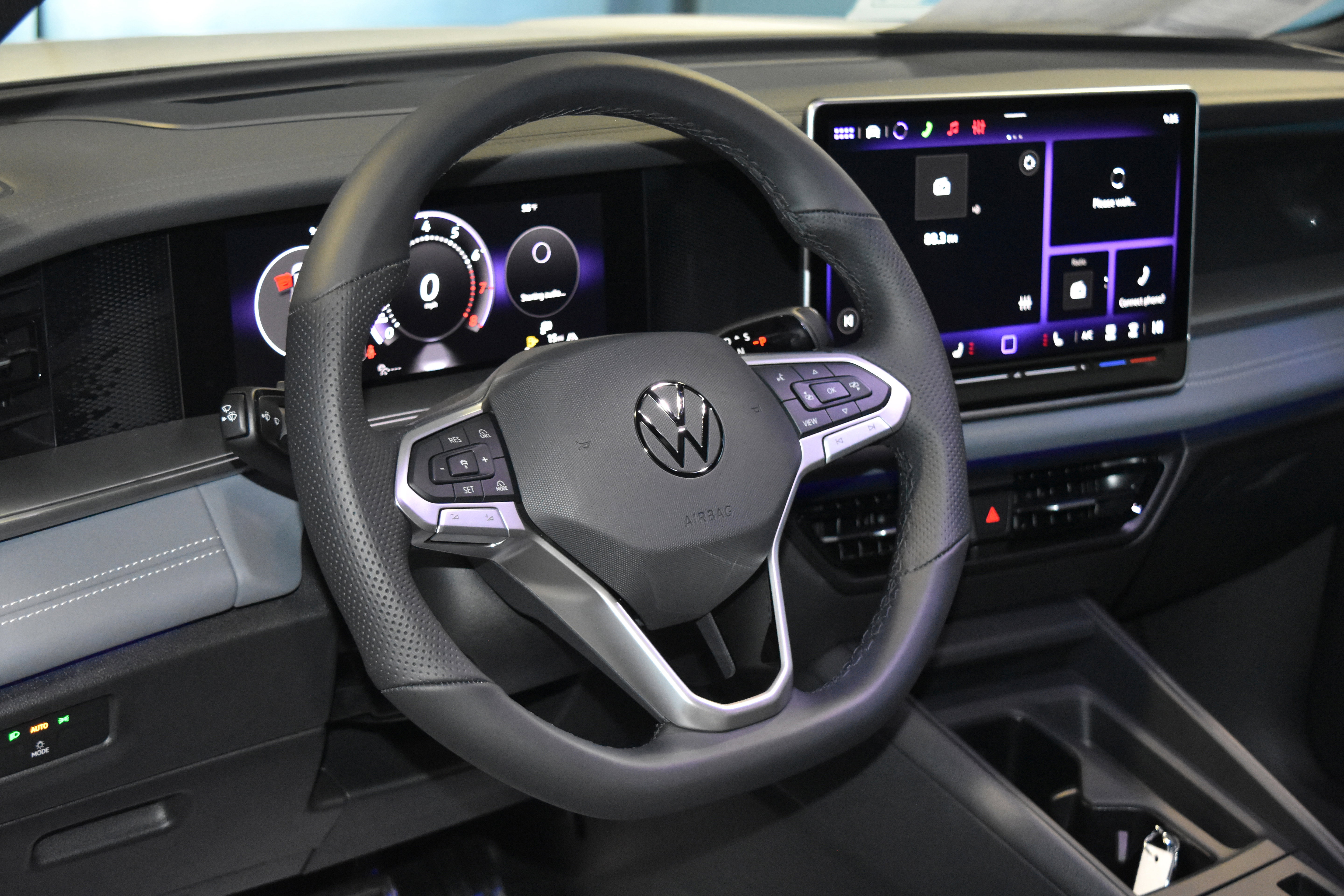 New 2026 Volkswagen Tiguan SE R-Line image 2