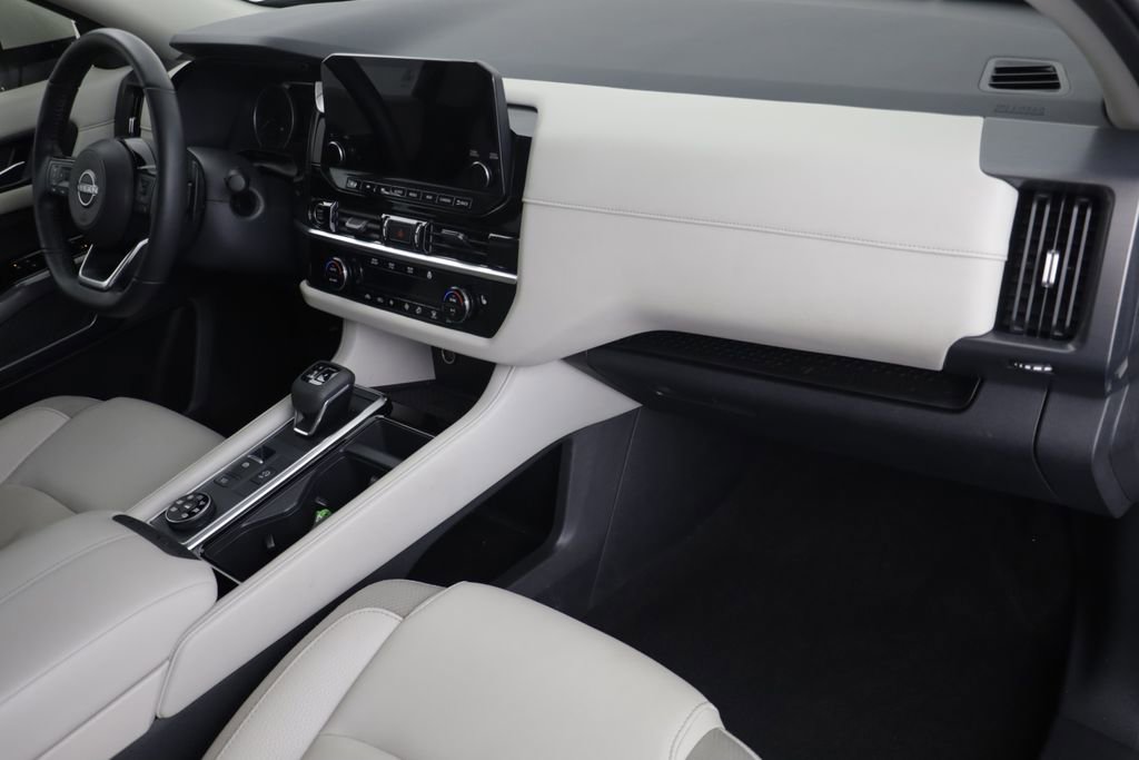 Used 2023 Nissan Pathfinder SL image 21