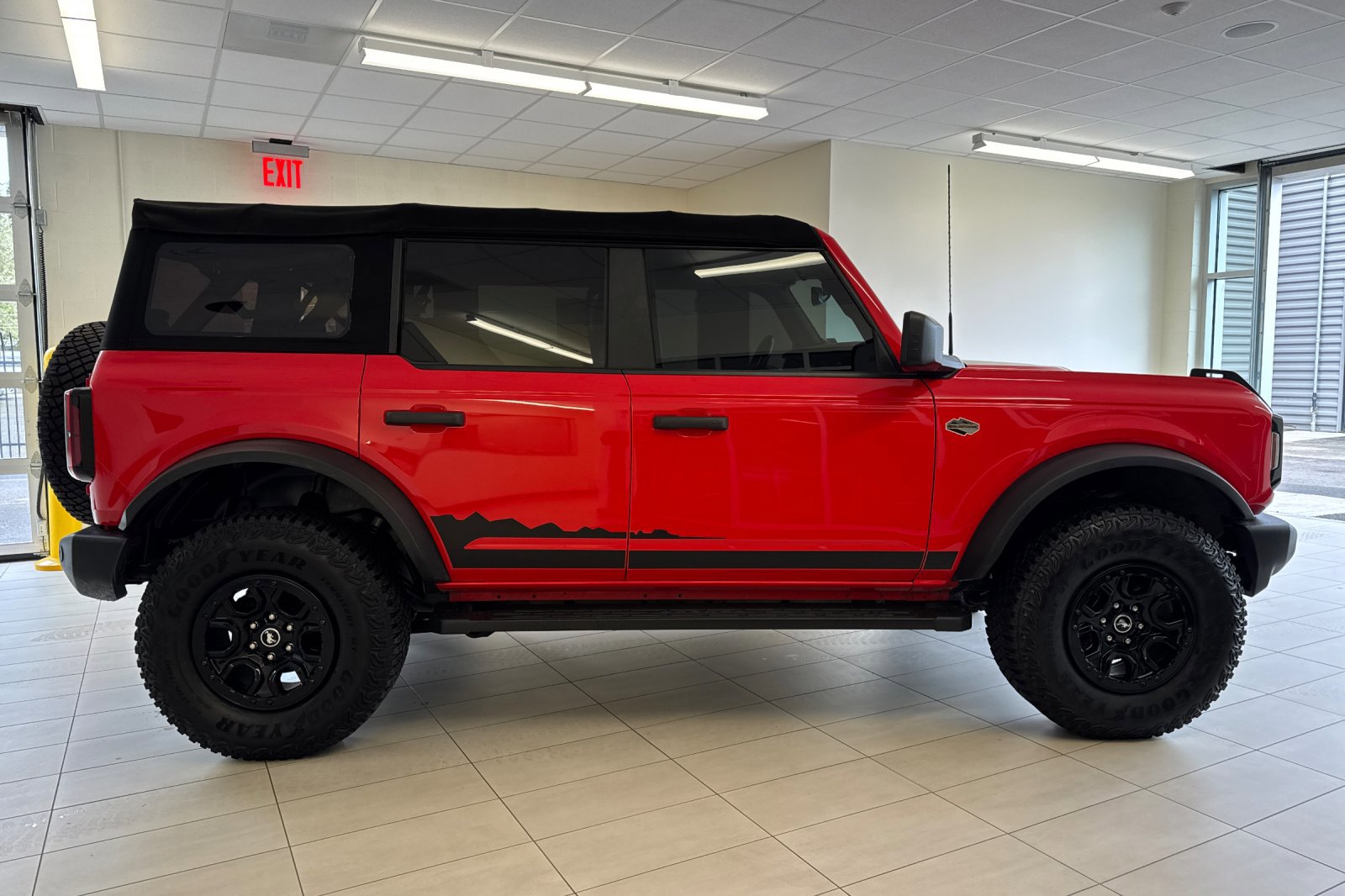 Used 2022 Ford Bronco Wildtrak AWD/4WD image 3
