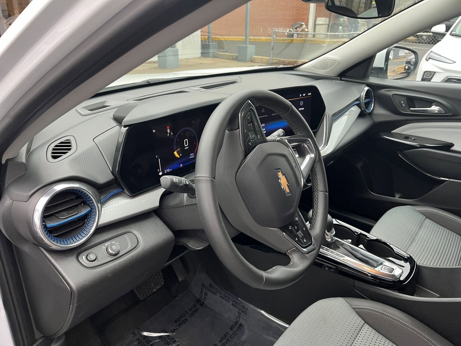 Used 2025 Chevrolet Trax LT w/ LT Convenience Package image 33