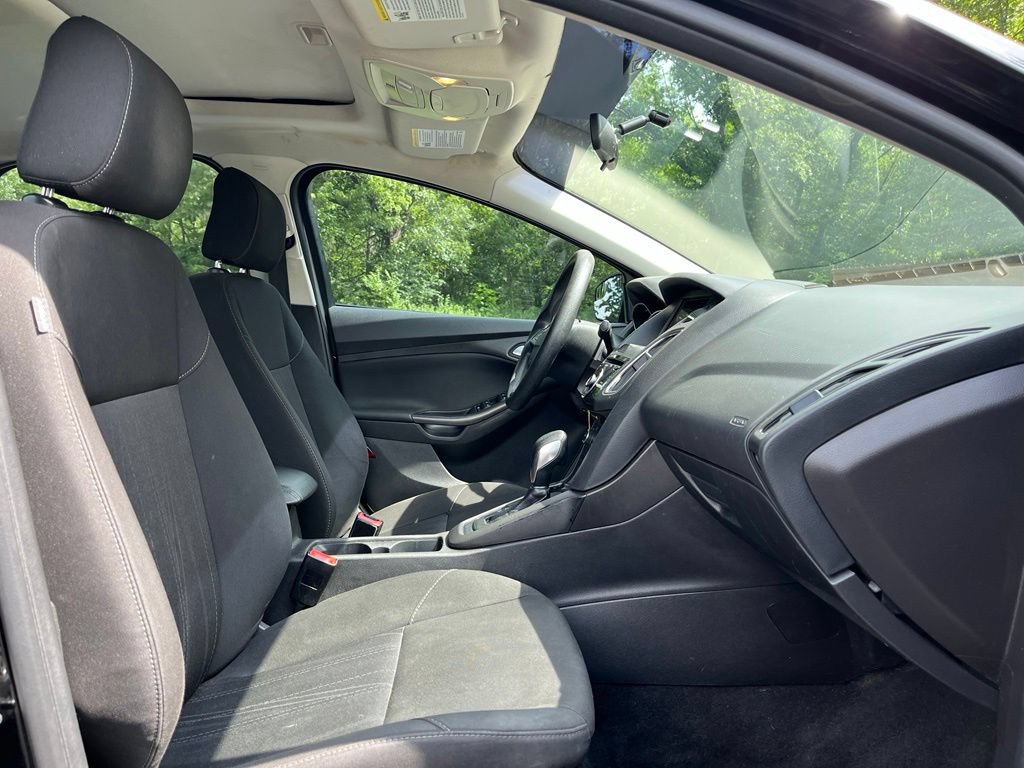 Used 2017 Ford Focus SEL FWD image 24