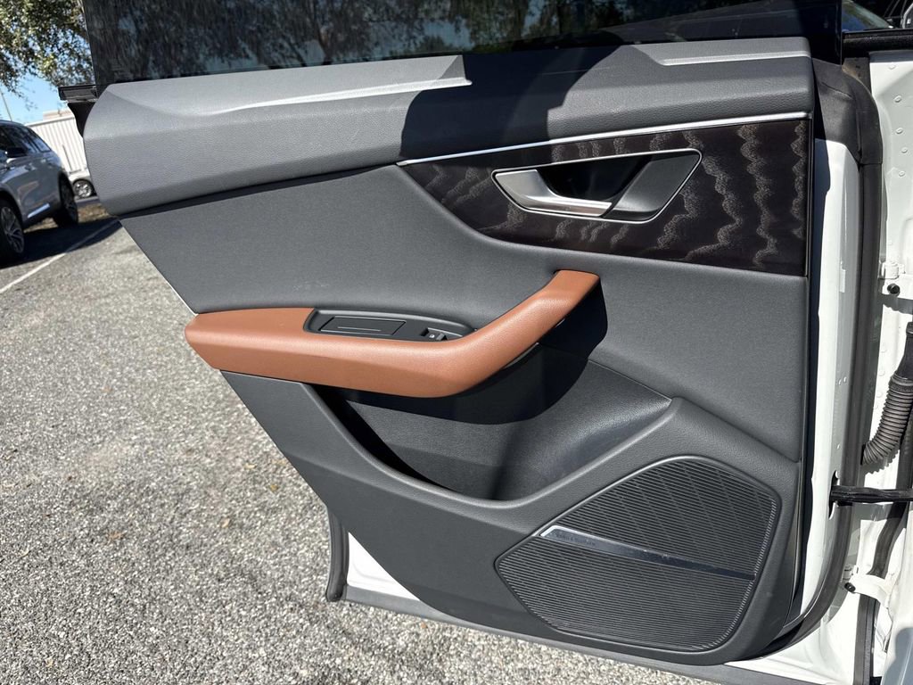 Used 2022 Audi Q8 Premium Plus image 13