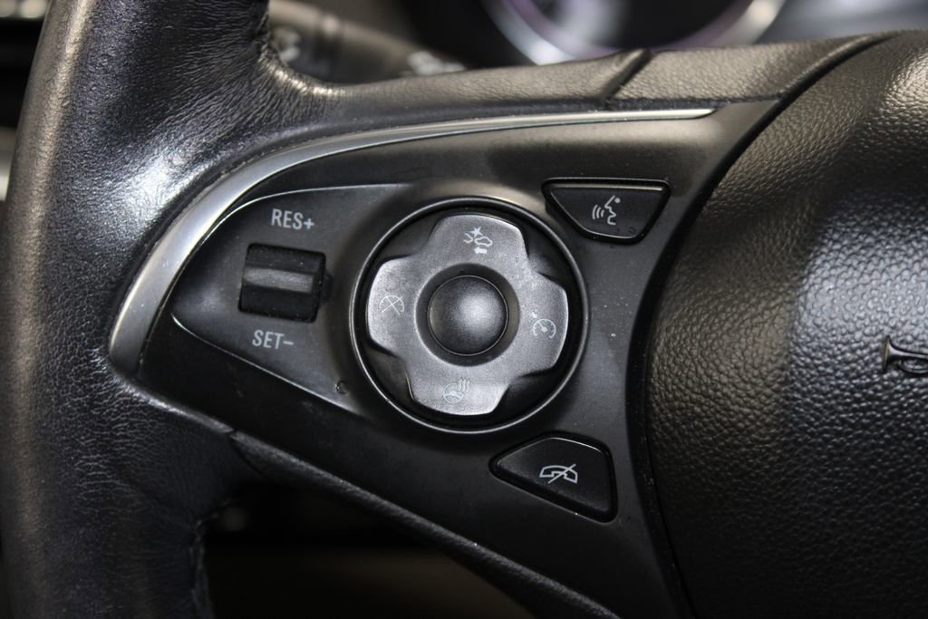 Used 2020 Buick Enclave Premium w/ Sun and Sites Package image 22