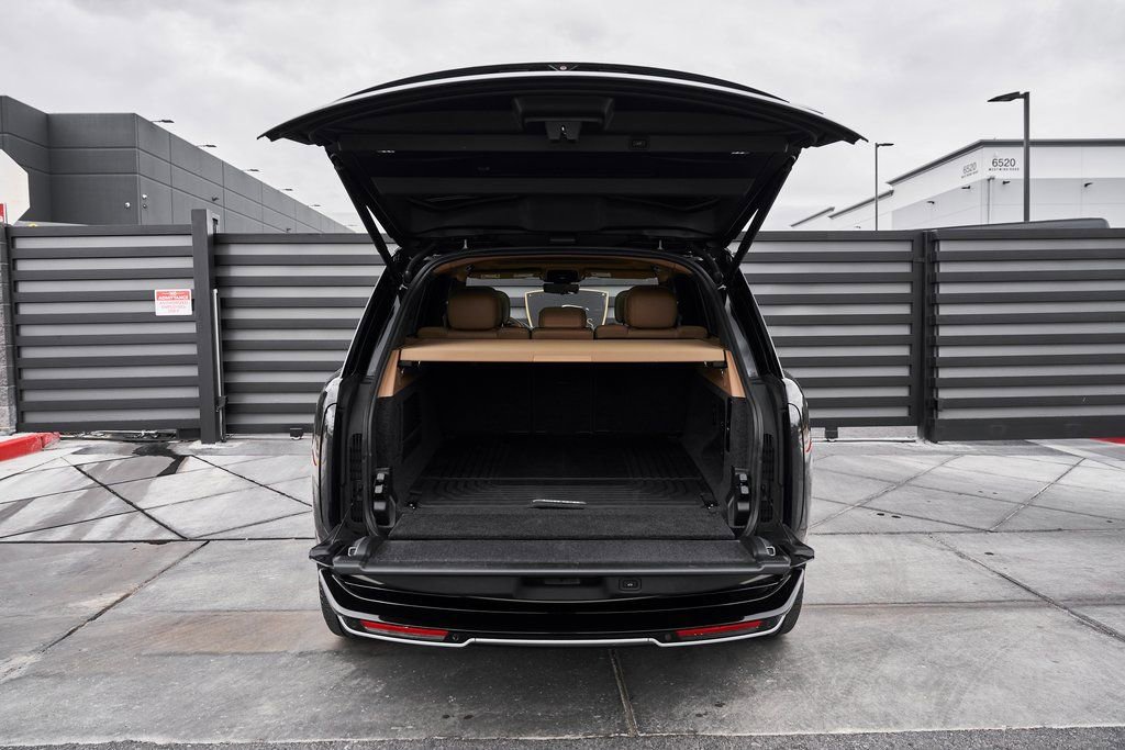 Used 2023 Land Rover Range Rover SE image 15