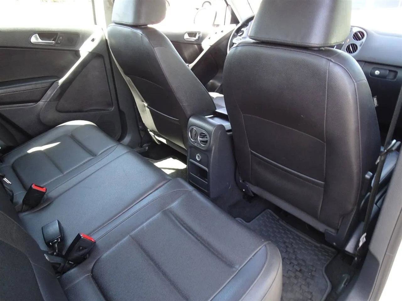 Used 2017 Volkswagen Tiguan S image 21