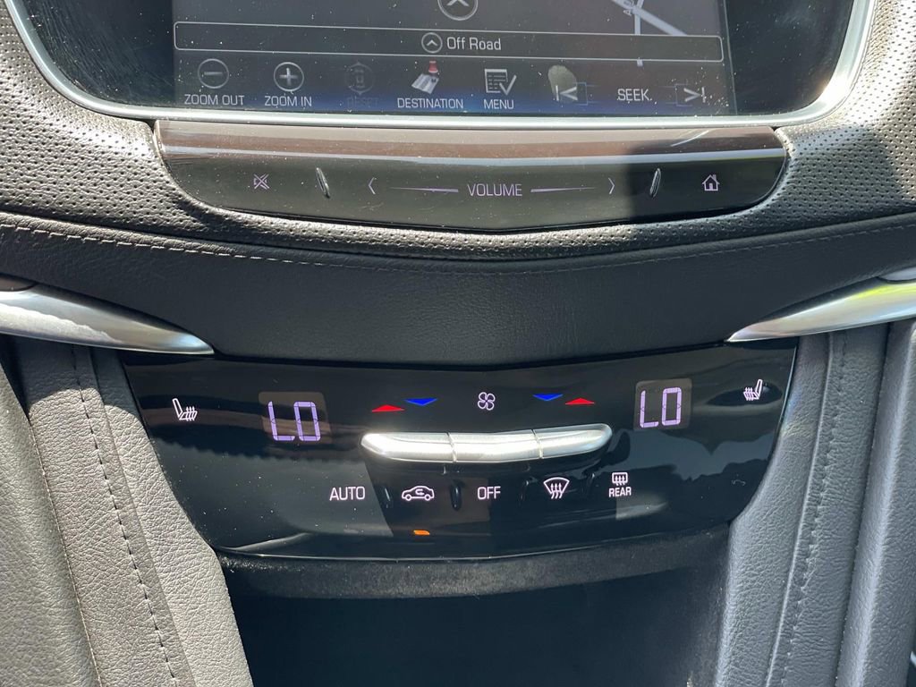 Used 2017 Cadillac XT5 Luxury w/ Driver Awareness Package FWD image 14