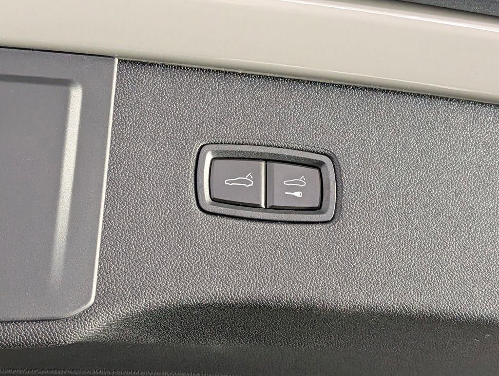 New 2026 Porsche Cayenne image 18