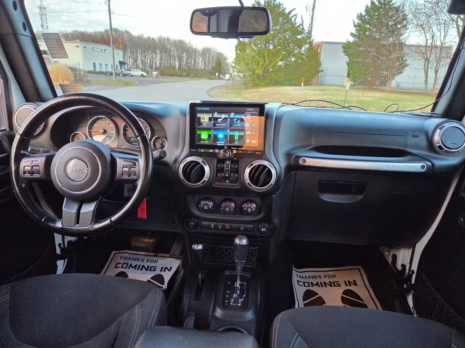 Used 2017 Jeep Wrangler Unlimited Sahara w/ Connectivity Group AWD/4WD image 21