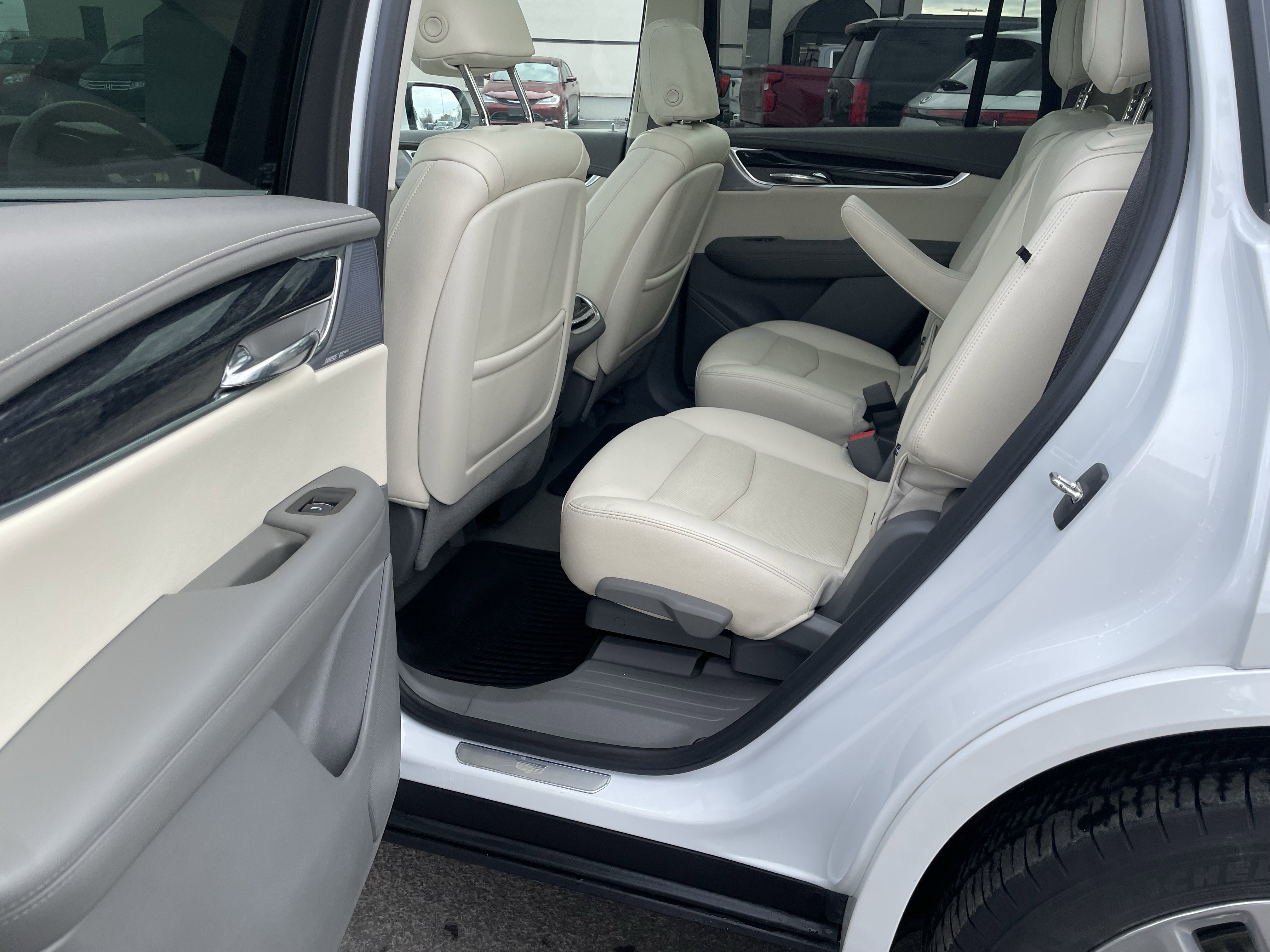 Used 2023 Cadillac XT6 Premium Luxury w/ Technology Package image 29