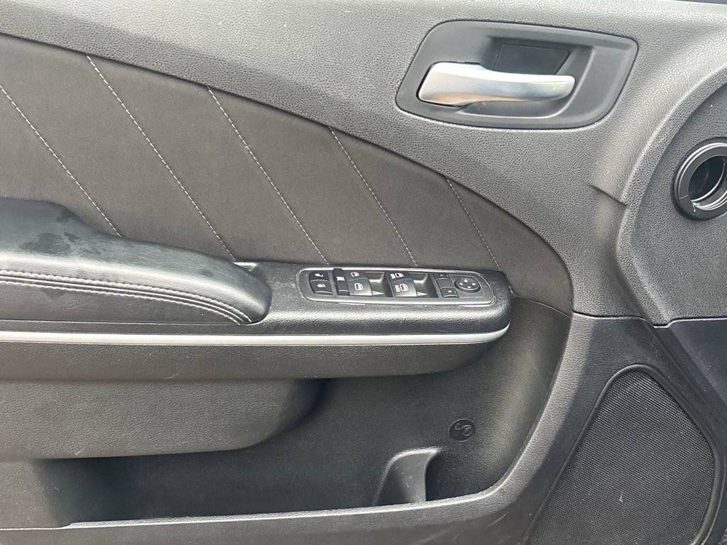 Used 2023 Dodge Charger SXT image 6