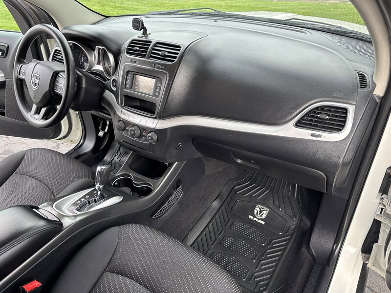 Used 2016 Dodge Journey SE w/ Flexible Seating Group FWD image 27