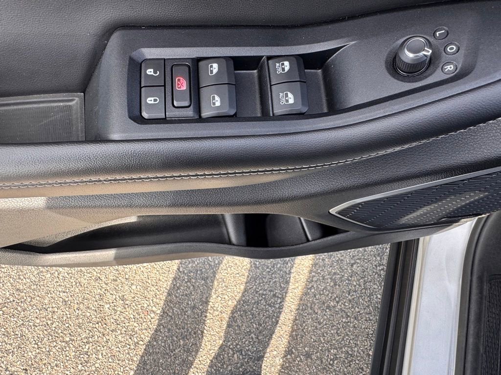 Used 2023 Jeep Grand Cherokee Limited w/ MOPAR Finishing Package image 16