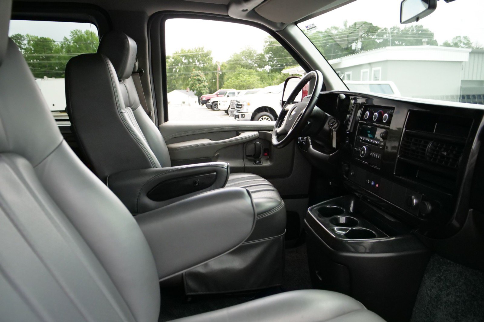 Used 2014 Chevrolet Express 1500 RWD image 45