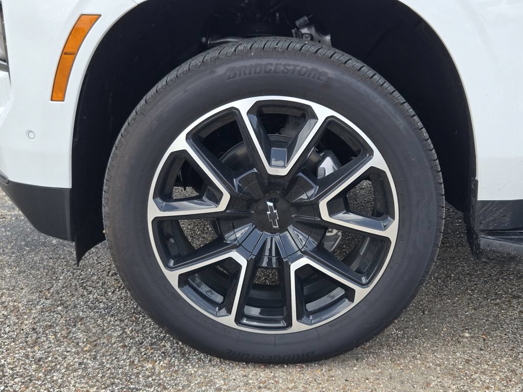 New 2026 Chevrolet Suburban RST w/ Comfort Package AWD/4WD image 14