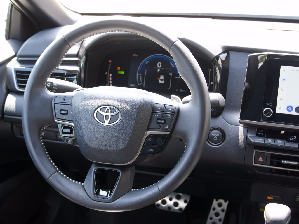 Used 2026 Toyota Camry SE w/ Convenience Package FWD image 13