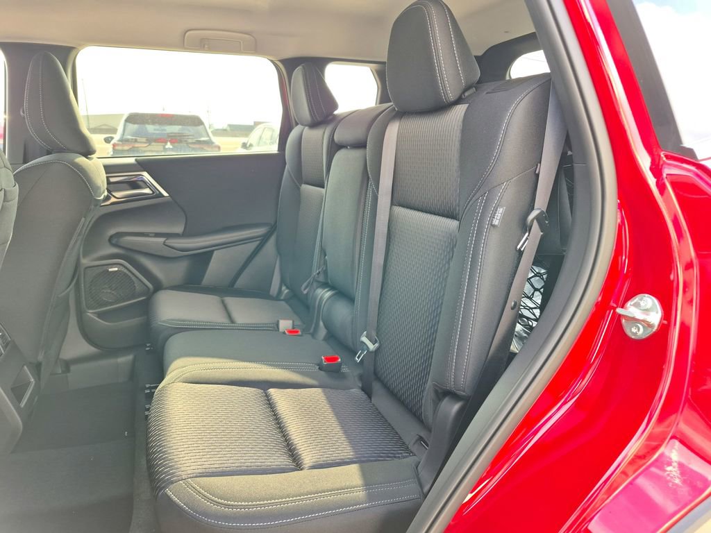 New 2026 Mitsubishi Outlander ES FWD image 17