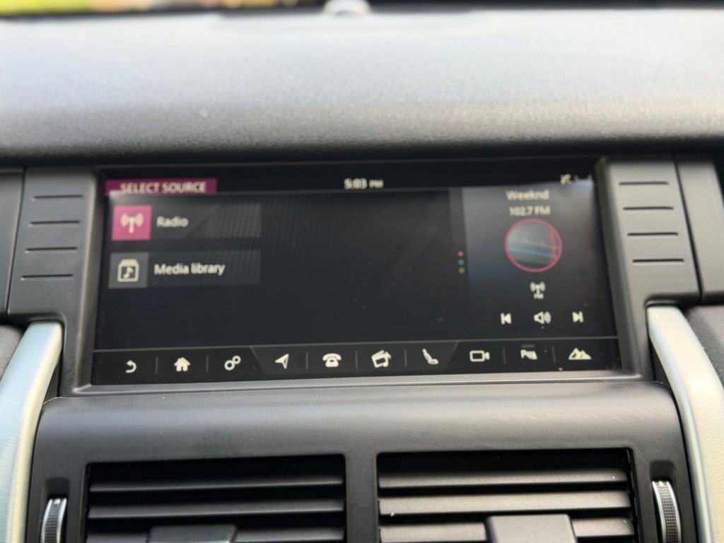 Used 2019 Land Rover Discovery Sport HSE AWD/4WD image 33