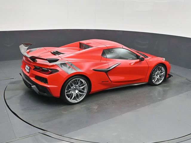 Used 2024 Chevrolet Corvette Z06 w/ Z07 Performance Package image 32