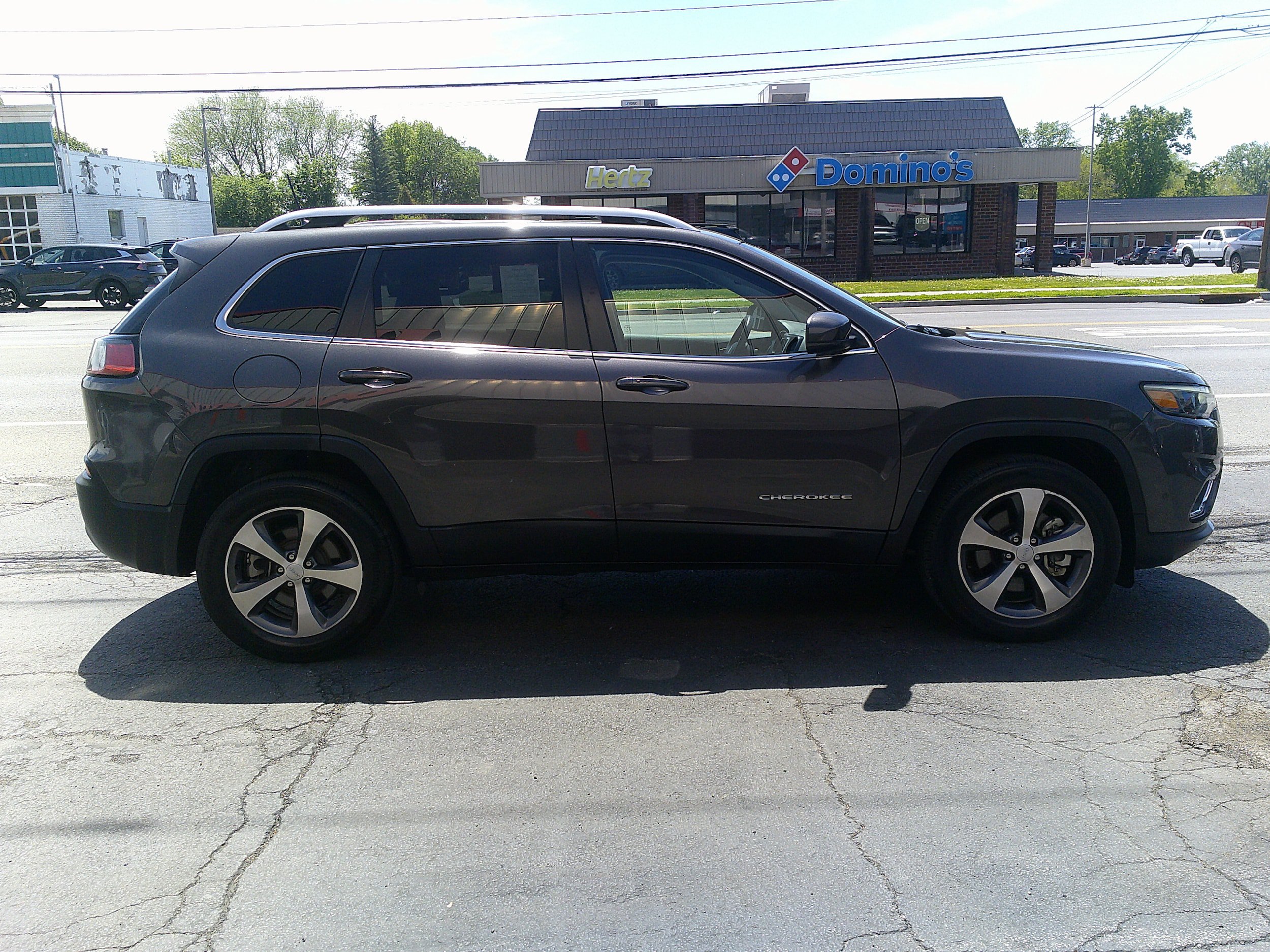 Used 2021 Jeep Cherokee Limited AWD/4WD image 9
