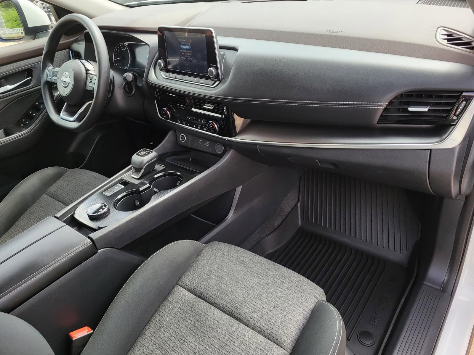 Used 2022 Nissan Rogue SV image 14