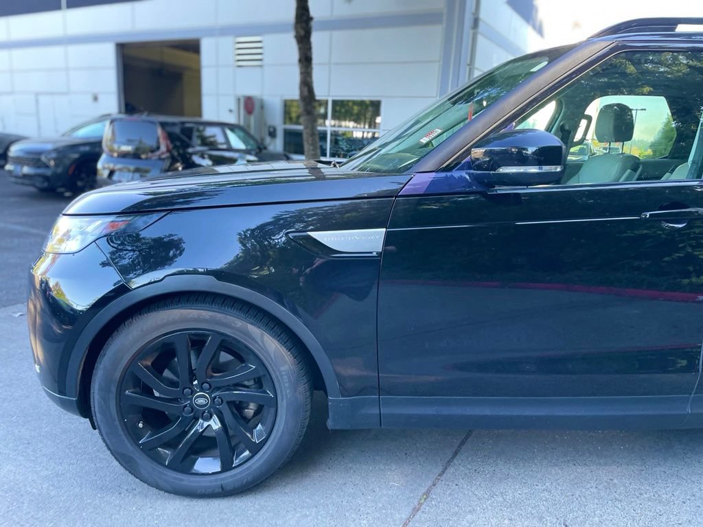 Used 2018 Land Rover Discovery HSE AWD/4WD image 7