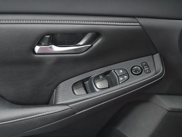 Used 2025 Nissan Sentra SV FWD image 10