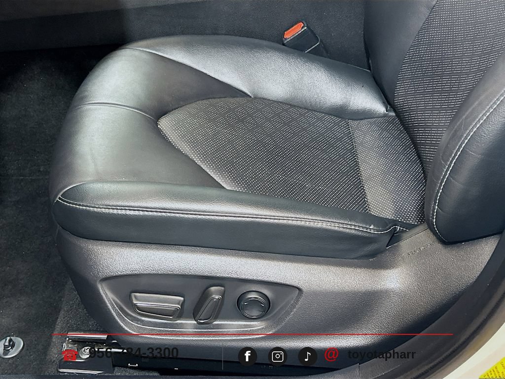 Used 2022 Toyota Camry XSE w/ Cold Weather Package FWD image 16