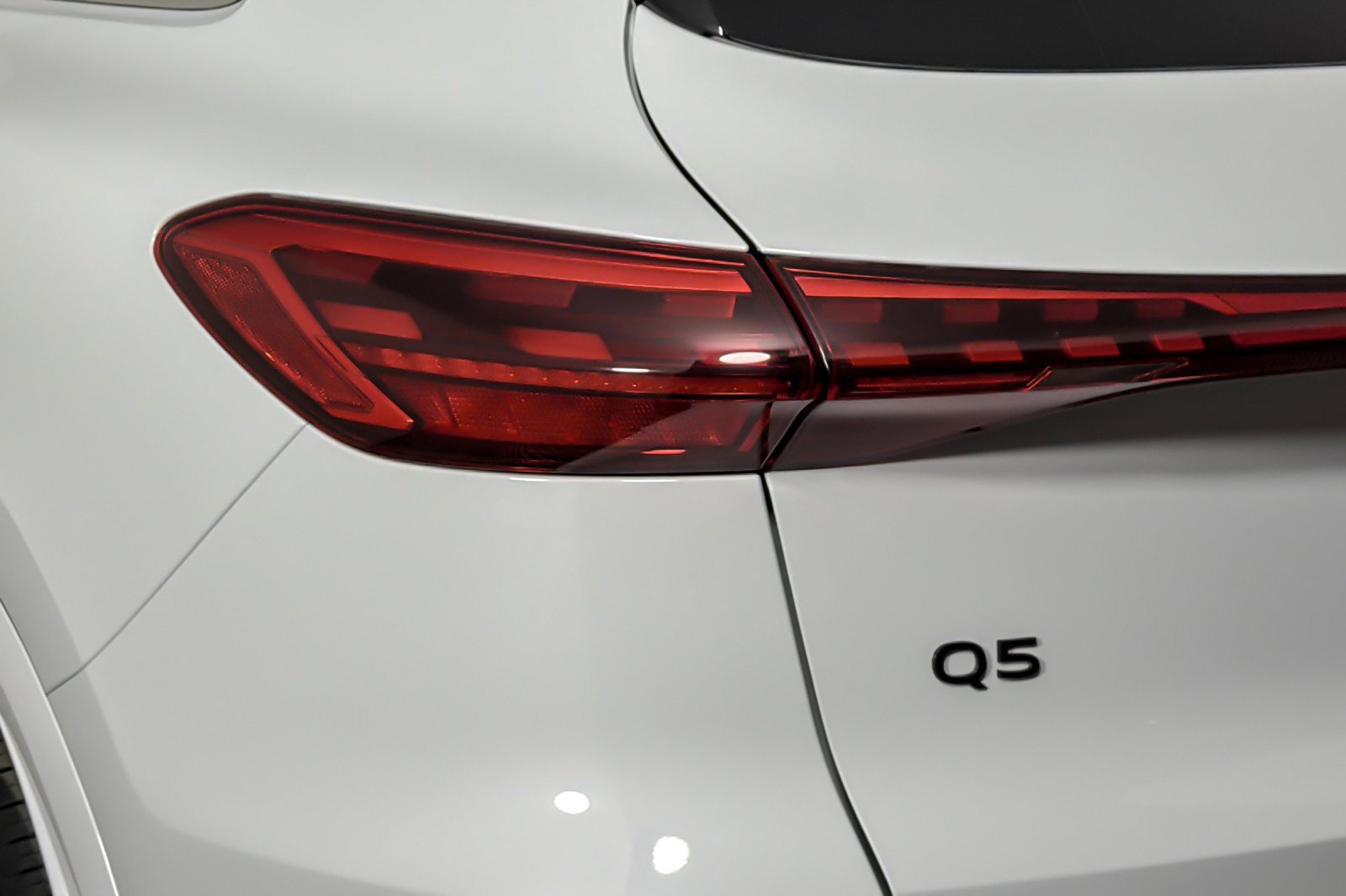 Used 2025 Audi Q5 Premium Plus w/ Premium Plus image 27