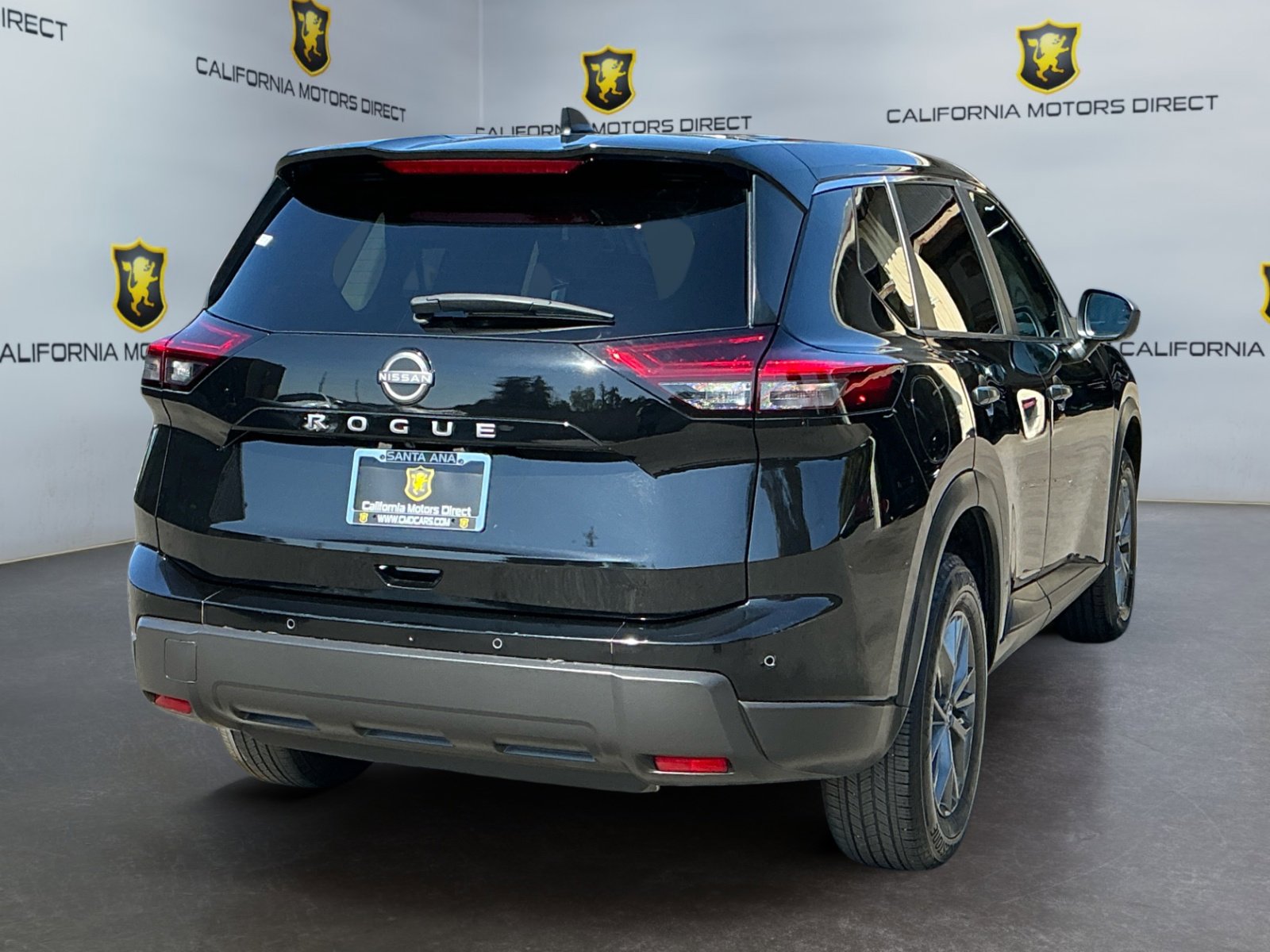 Used 2024 Nissan Rogue S image 5