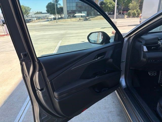 Used 2025 Toyota Camry SE FWD image 14
