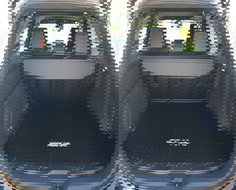 Used 2025 Toyota RAV4 XSE image 17