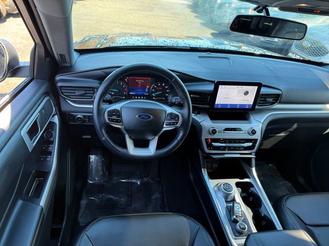 Used 2022 Ford Explorer XLT w/ Equipment Group 202A image 6