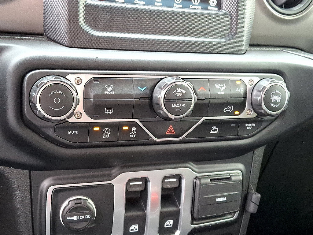 Used 2023 Jeep Wrangler Sport AWD/4WD image 17