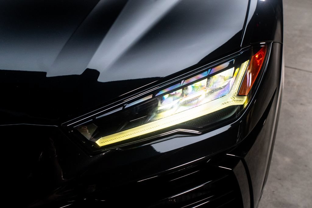 Used 2022 Lamborghini Urus AWD/4WD image 3