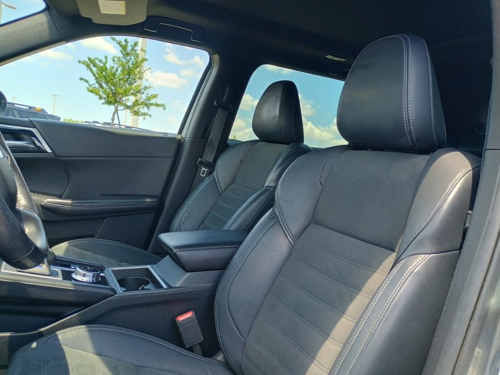Used 2022 Mitsubishi Outlander SE FWD image 14