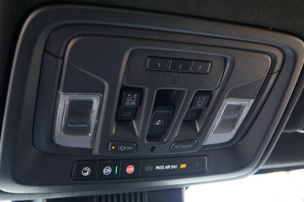 Used 2024 GMC Sierra 3500 Denali Ultimate AWD/4WD image 30