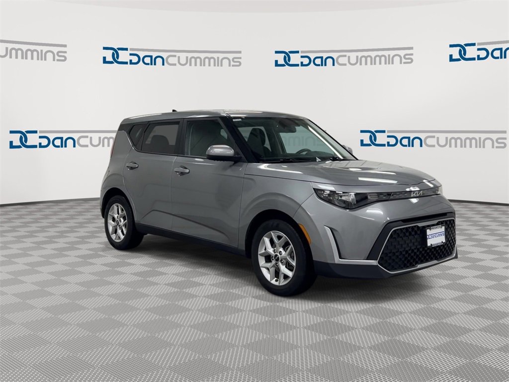 Used 2023 Kia Soul LX w/ Option Group 015 image 2